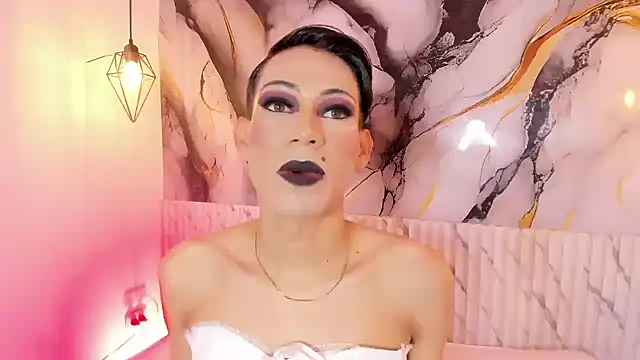 Snapshot of JackeOwens chatting on 10/31/25, 12:02 JackeOwens online show from 10/31/25, 12:02