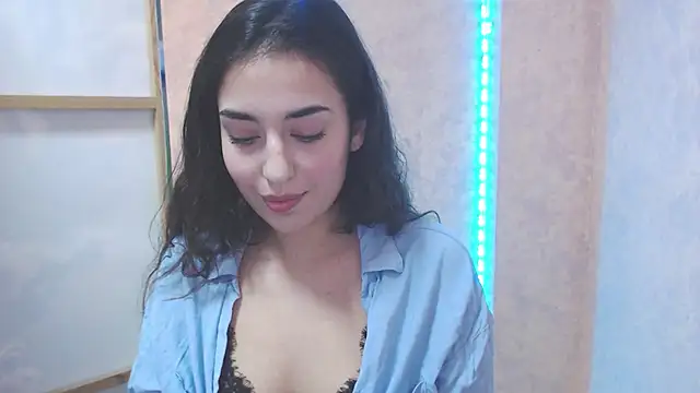 Lovelllyy online show from 02/13/25, 10:34