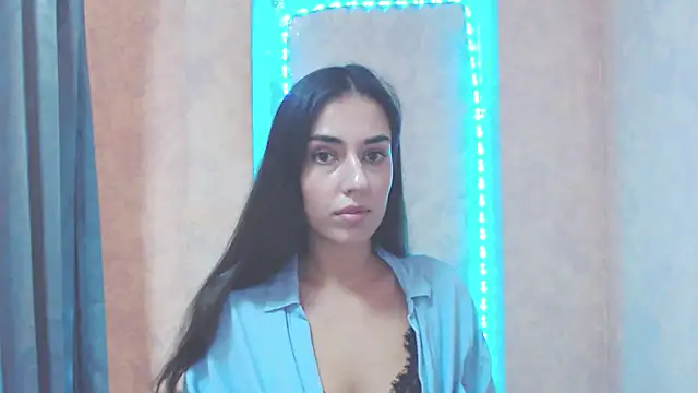Lovelllyy online show from 10/10/25, 11:44