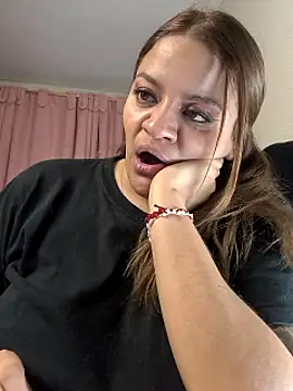 Snapshot of victoria__floyd chatting on 03/01/25, 03:43 victoria floyd online show from 03/01/25, 03:43