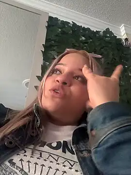 Snapshot of victoria__floyd chatting on 11/17/25, 10:14 victoria floyd online show from 11/17/25, 10:14