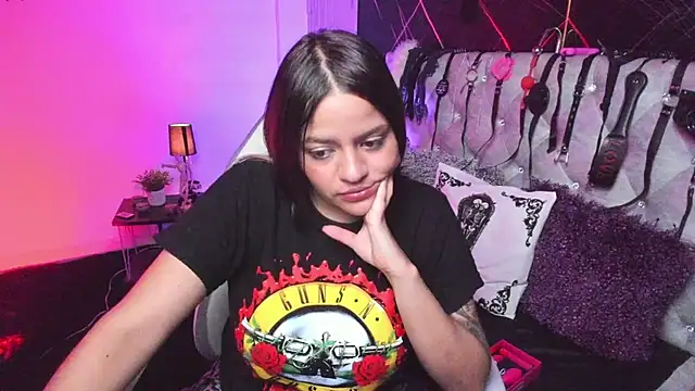 Snapshot of victoria__floyd chatting on 06/05/26, 03:11 victoria floyd online show from 06/05/26, 03:11