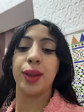 Snapshot of majdolin78 chatting on 01/17/26, 05:49 majdolin78 online show from 01/17/26, 05:49