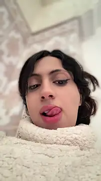 Snapshot of majdolin78 chatting on 04/14/26, 09:14 majdolin78 online show from 04/14/26, 09:14