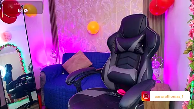 Aurora thomas  1 online show from 10/05/25, 12:23