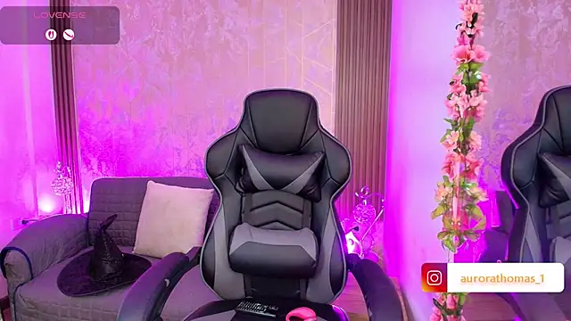 Aurora thomas  1 online show from 10/18/25, 10:34