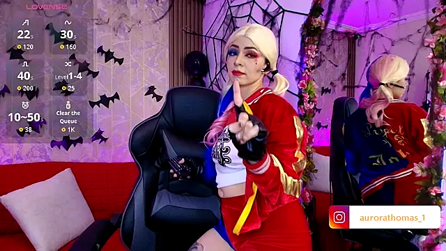 Aurora thomas  1 online show from 11/01/25, 12:50