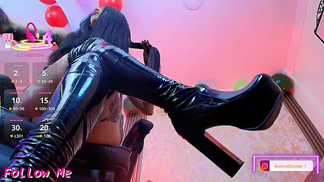 Aurora thomas  1 online show from 03/04/25, 11:08