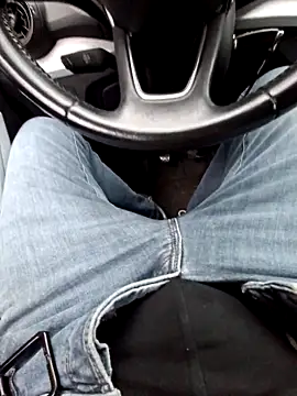 Nzino1983 online show from 04/12/26, 04:54