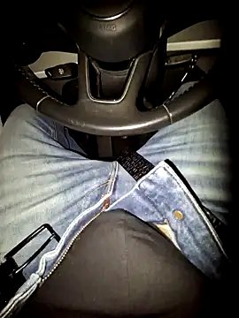 Nzino1983 online show from 04/18/26, 10:43