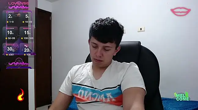 Snapshot of Alan_red chatting on 02/14/25, 02:39 Alan red online show from 02/14/25, 02:39