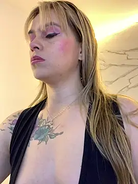 Snapshot of RayaCarr_ chatting on 06/30/26, 01:11 RayaCarr online show from 06/30/26, 01:11