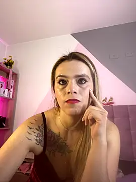 Snapshot of RayaCarr_ chatting on 12/16/25, 12:20 RayaCarr online show from 12/16/25, 12:20