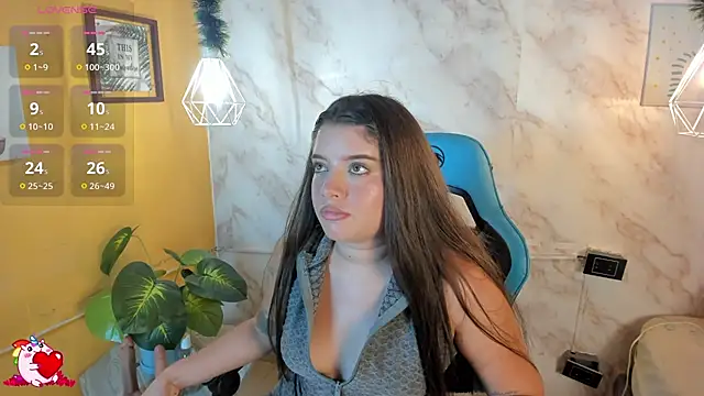 Snapshot of Lia_little18 chatting on 05/01/26, 08:03 Lia little18 online show from 05/01/26, 08:03