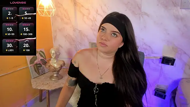 Lia little18 online show from 03/12/26, 09:41