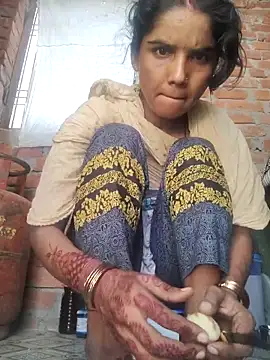 Snapshot of Sexy_Tanya69 chatting on 10/13/25, 04:58 Sexy Tanya69 online show from 10/13/25, 04:58