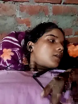 Snapshot of Sexy_Tanya69 chatting on 10/30/25, 04:55 Sexy Tanya69 online show from 10/30/25, 04:55