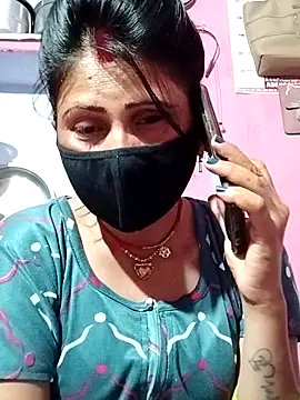 Snapshot of Bhavya_Bhan chatting on 02/25/25, 06:44 Bhavya Bhan online show from 02/25/25, 06:44