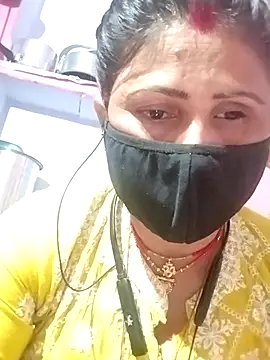 Snapshot of Bhavya_Bhan chatting on 03/10/25, 05:07 Bhavya Bhan online show from 03/10/25, 05:07