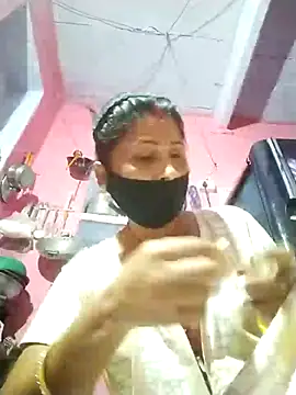 Bhavya Bhan online show from 10/28/25, 01:17