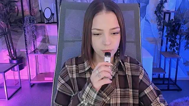 PamBeesly online show from 10/29/25, 09:08