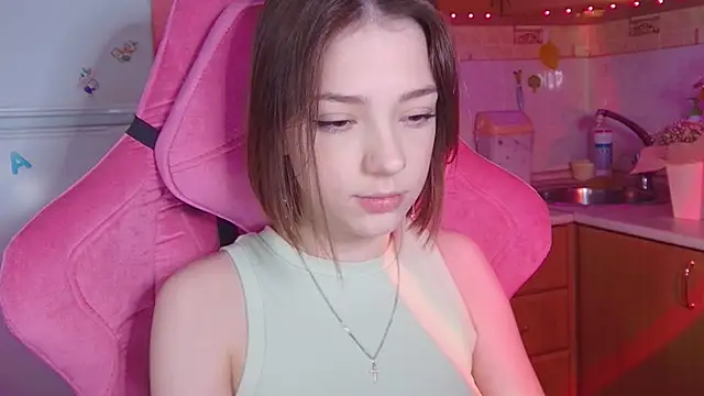 Snapshot of PamBeesly chatting on 05/07/26, 03:59 PamBeesly online show from 05/07/26, 03:59