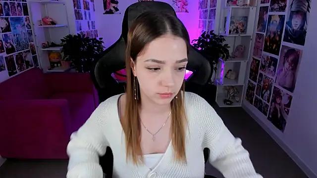 PamBeesly online show from 03/03/25, 02:44