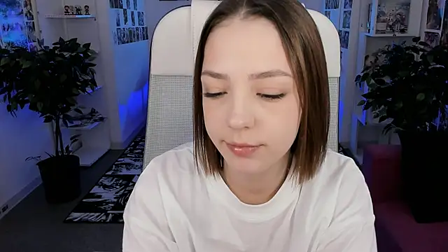 PamBeesly online show from 10/27/25, 08:26