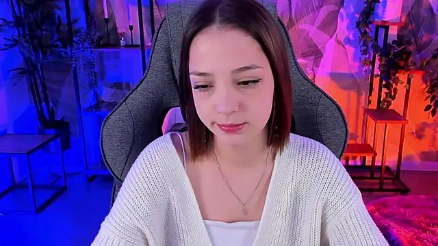 PamBeesly online show from 11/26/25, 08:58