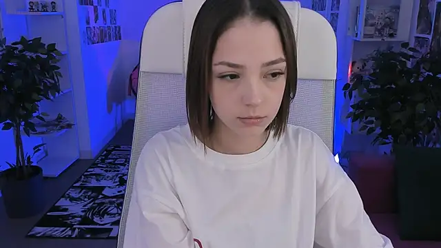 PamBeesly online show from 10/31/25, 11:07