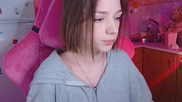 PamBeesly online show from 04/08/26, 03:13