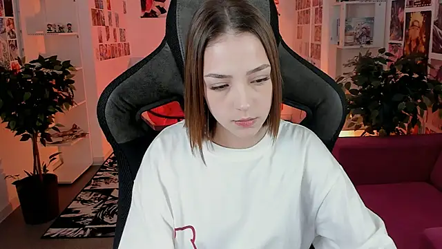 PamBeesly online show from 11/08/25, 11:25