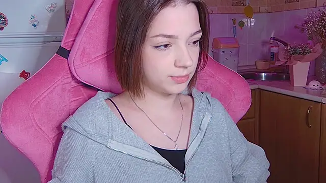 PamBeesly online show from 04/12/26, 04:21