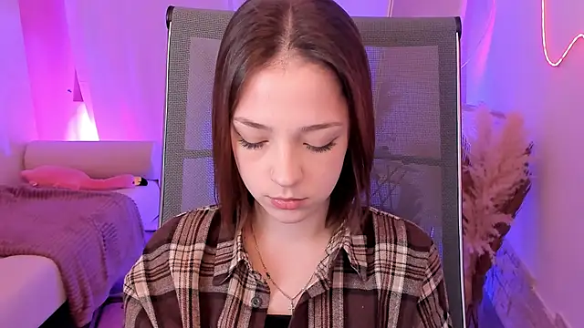 PamBeesly online show from 12/16/25, 08:29