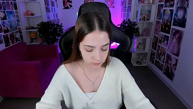 PamBeesly online show from 03/03/25, 05:47