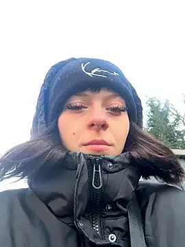 Ciara2004 online show from 11/28/25, 07:52