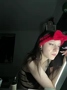 Ciara2004 online show from 04/15/26, 07:58