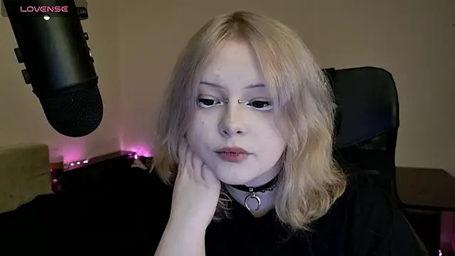 Electro doll online show from 03/15/25, 08:10