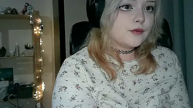 Electro doll online show from 02/07/25, 01:53