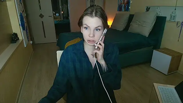 ReginaSparkle online show from 10/24/25, 05:56