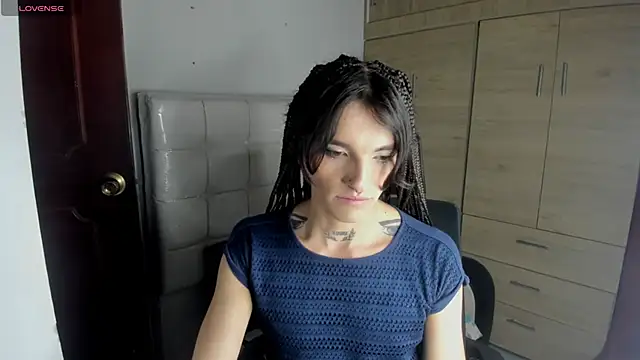 Snapshot of CharlotteWings chatting on 02/21/25, 09:11 CharlotteWings online show from 02/21/25, 09:11