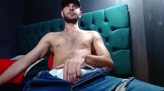 Snapshot of Cristian_white chatting on 02/20/25, 10:15 Cristian white online show from 02/20/25, 10:15