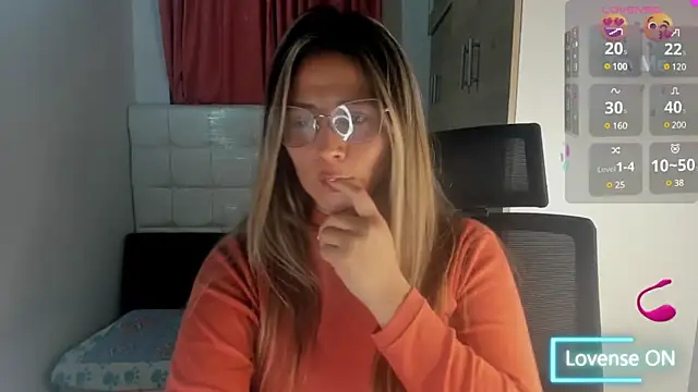 Snapshot of MelinaCameron chatting on 02/07/25, 06:35 MelinaCameron online show from 02/07/25, 06:35