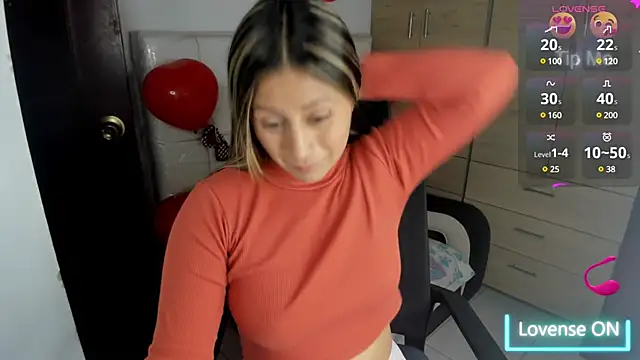 Snapshot of MelinaCameron chatting on 02/18/25, 11:08 MelinaCameron online show from 02/18/25, 11:08