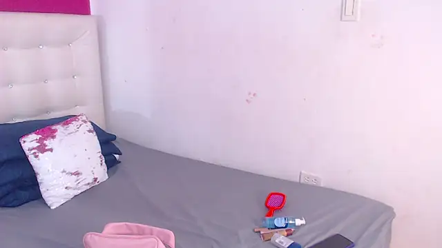 tinyy whore18 online show from 10/27/25, 03:35