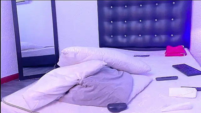 tinyy whore18 online show from 03/18/26, 06:31