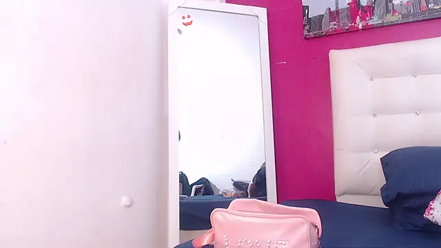 tinyy whore18 online show from 11/18/25, 07:39