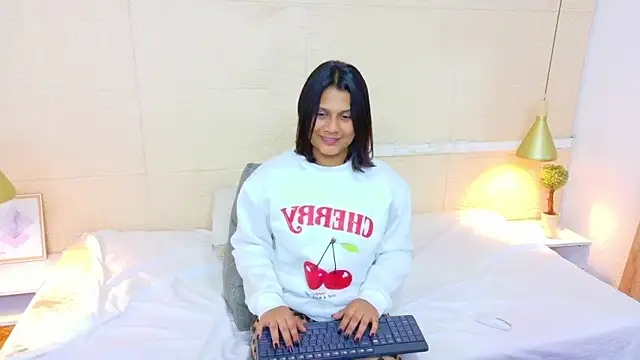 tinyy whore18 online show from 03/31/26, 08:16