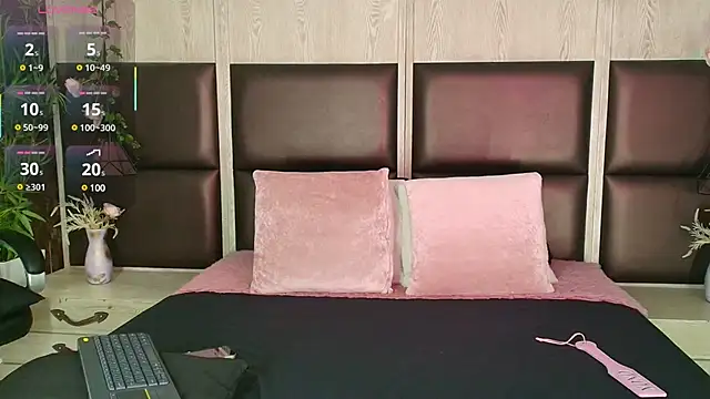 Bella Smiith  online show from 03/22/25, 07:42