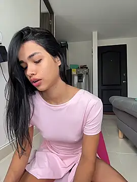 Bella Smiith  online show from 12/16/25, 02:32